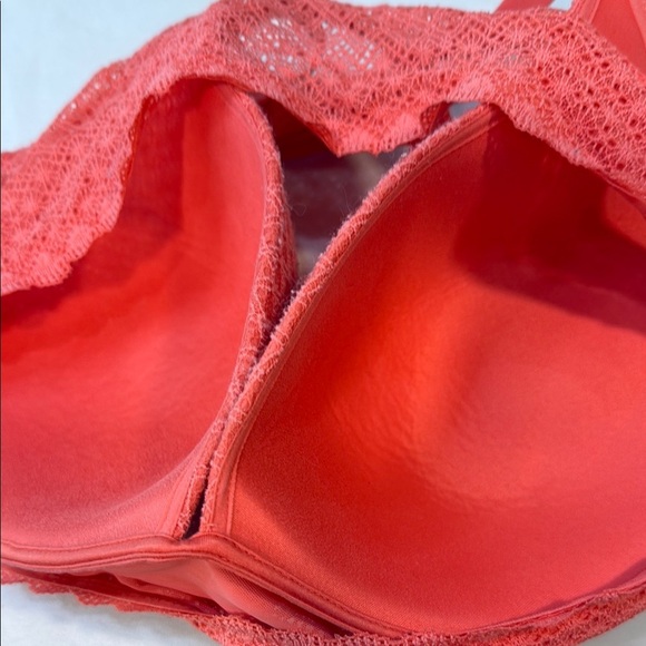 Victoria’s Secret Body by Vic 38D Coral Lace Lightly Lined Women's Plunge Bra - Picture 3 of 14